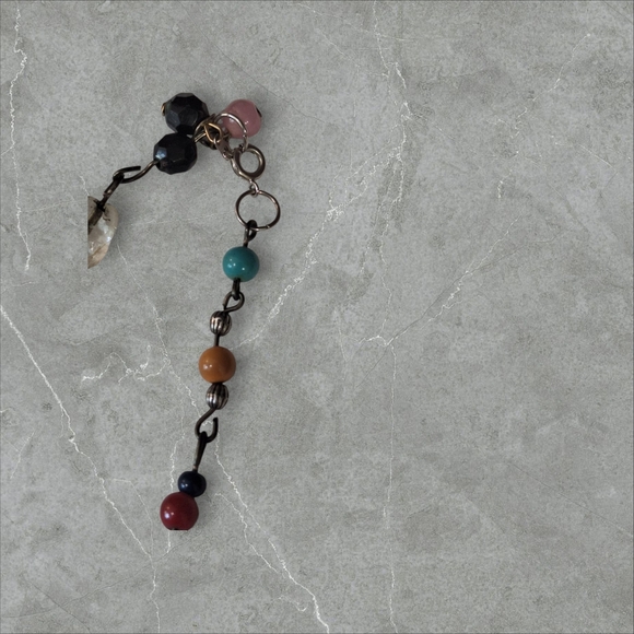 Vintage Red and Blue Beaded Necklace - Picture 5 of 7